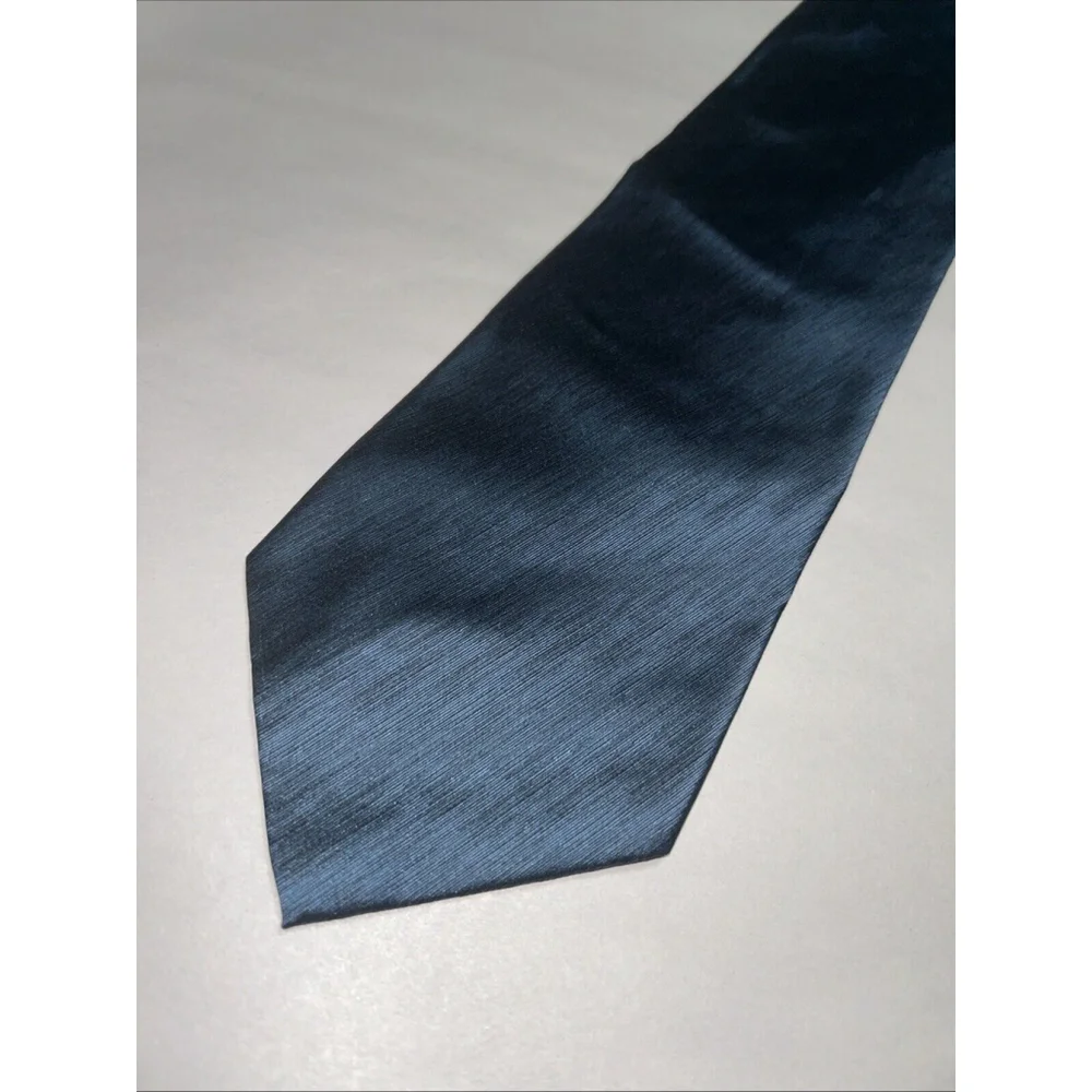 Embassy Row Blue Textured Look Silk Tie